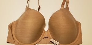 Victoria's Secret 36DD tshirt bra